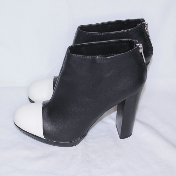 White tipped Booties - Picture 2 of 4